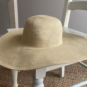 New: J Crew Wide Brim Paper Straw Packable Hat. One Size